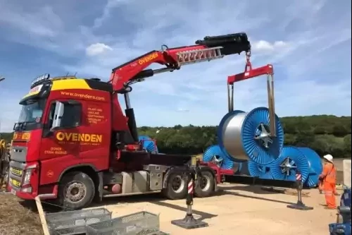 Tractor Unit + Fassi 820 HIAB